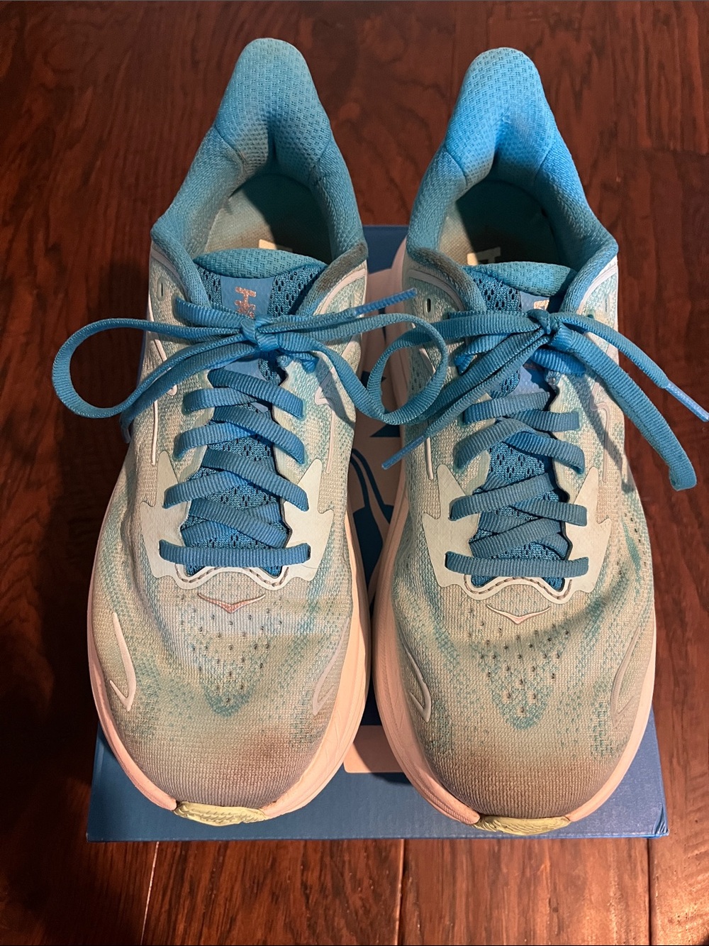Women’s Hoka Clifton 10 Running shoes size 7.5.